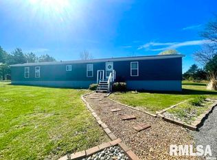 135 Caraway Ln, Goreville, IL 62939