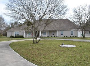 104 Fox Creek Dr, Comanche, TX 76442