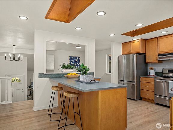 4th image of 14821 110th Avenue E