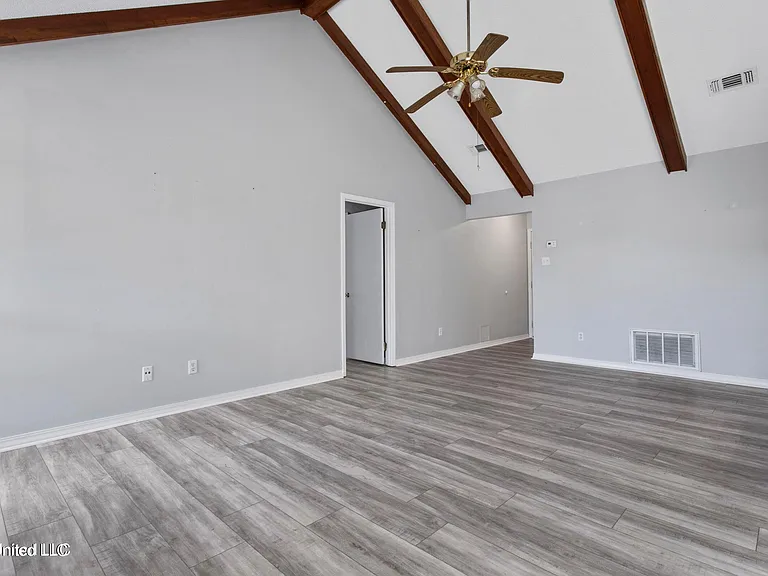 987 Bluff Rdg — Photo 4