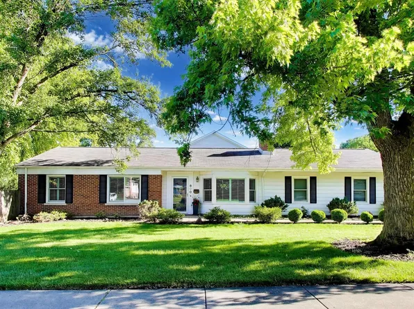 800 Hunter Rd, Glenview, IL 60025