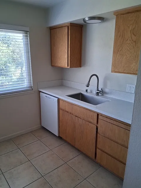 2 bed, 850 sqft, $1,450 — Photo 3