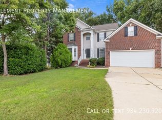 108 Castlebury Creek Ct, Cary, NC 27519
