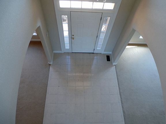 3rd image of 821 Edinburgh Ct