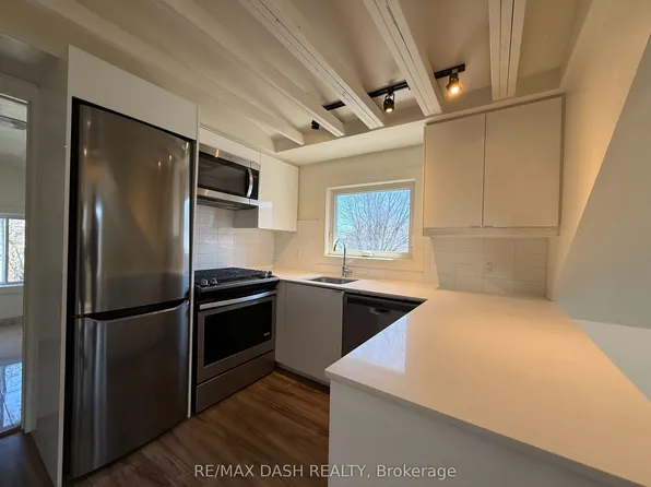 263 Boston Ave #4, Toronto, ON M4M 2V4
