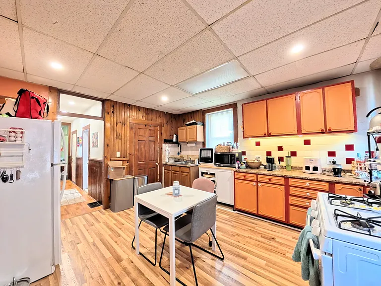 7 Kenney St #1 — Photo 2
