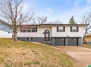 1912 Lloyd St, Bellevue, NE 68005