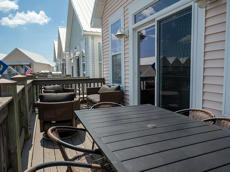 204 Mandalay D Ct — Photo 16