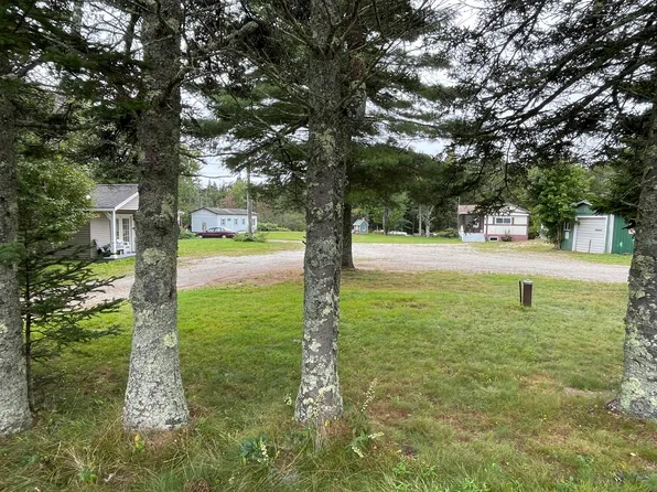 150 S Burnt Cove Road, Stonington, ME 04681