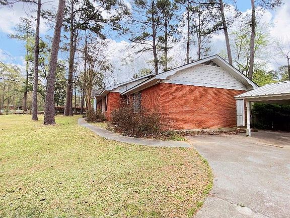 3rd image of 1301 Wildbriar Dr
