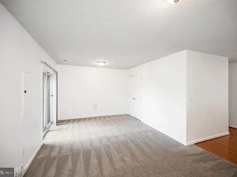 104 Stingray Ct — Photo 37