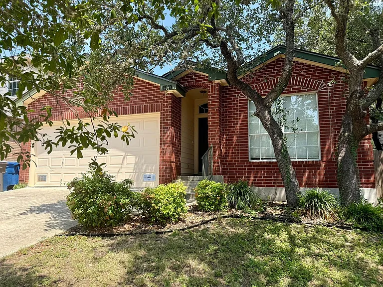1310 Bobcat Pass — Photo 2