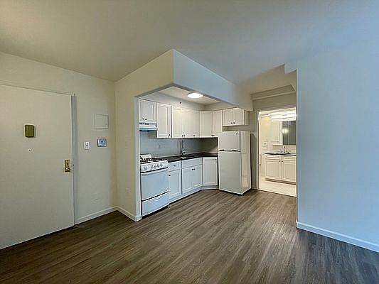 2nd image of 22-30 Marble Hill Ave #4I