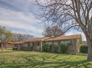 214 W Driftwood Dr, Fredericksburg, TX 78624