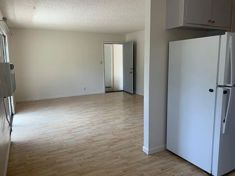 521 E Monte Vista Ave #C — Photo 2