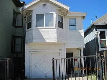 882 Isabella St photo 1