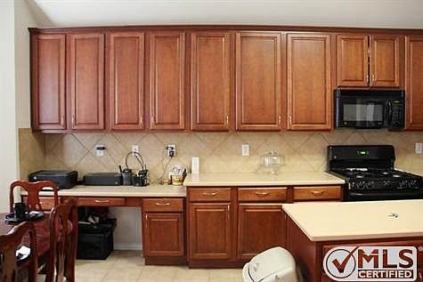 4th image of 3824 Sevenoaks Dr