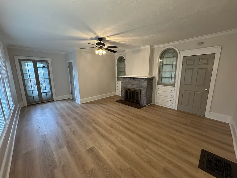 604 Willis Ave #1 — Photo 4