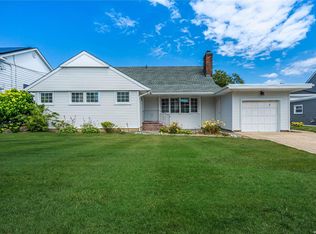 10 Thompson Dr, East Rockaway, NY 11518