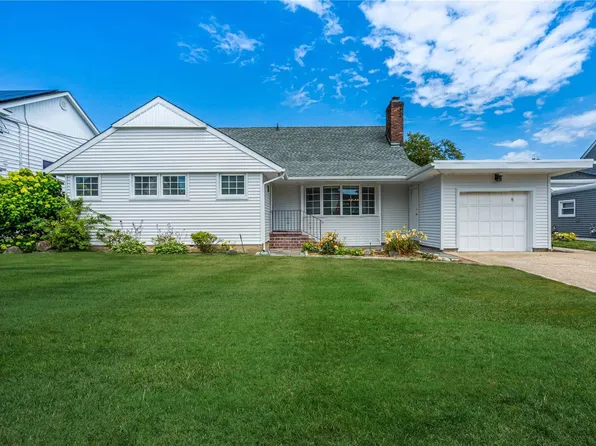 10 Thompson Drive, East Rockaway, NY 11518