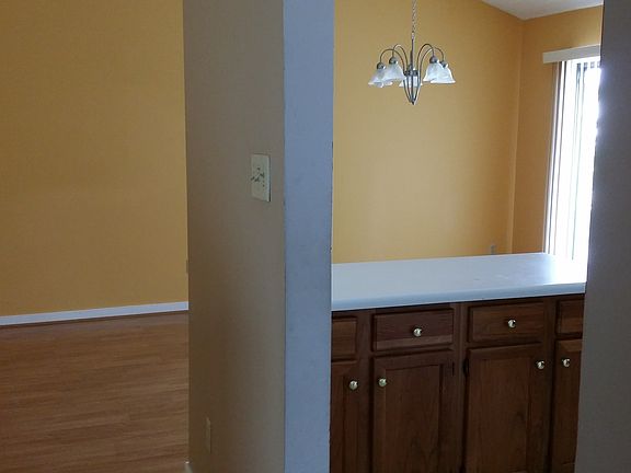 5th image of 6945 Fox Downs Dr
