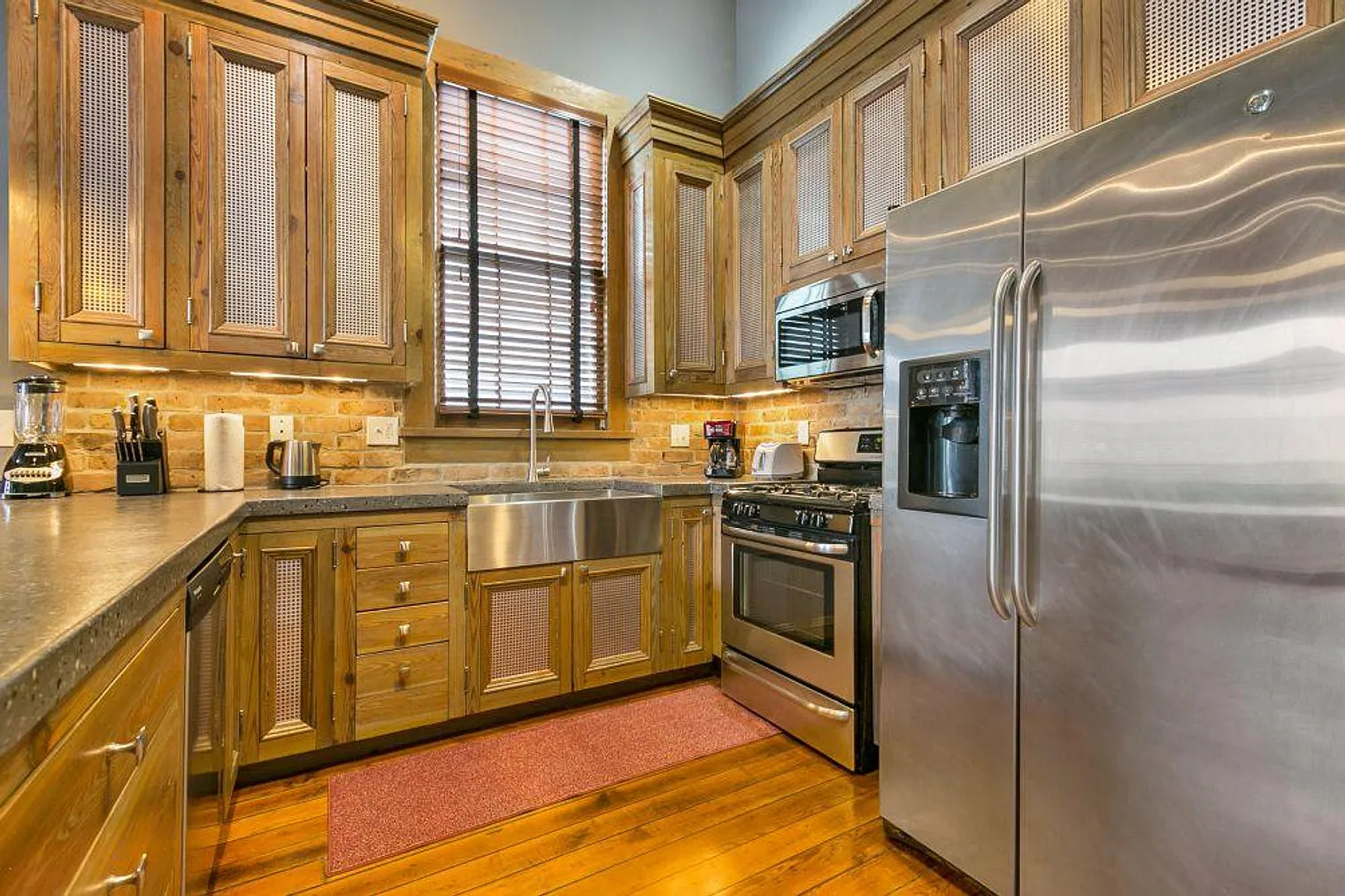 1 bed, 1.0 bath, 1291 sqft, $3,467 — Photo 3