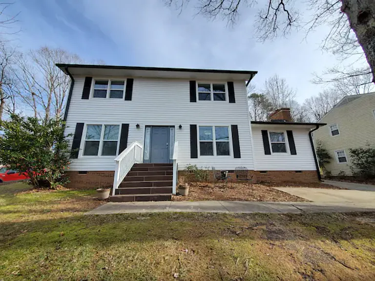 328 Kelford Ln — Photo 1
