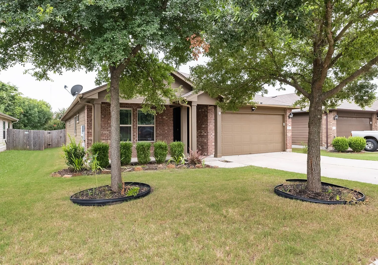 Warming 3 Bedroom, 2 Bath Home Near Southwestern University & Downtown Georgetown — Photo 2