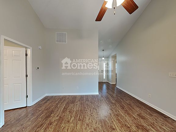 4th image of 1045 Berrywood Dr