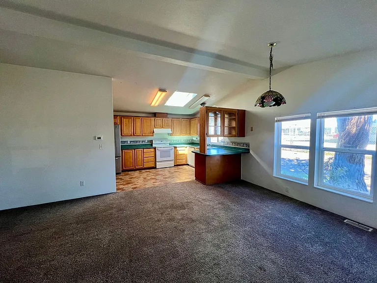 2054 Marion Ave — Photo 6