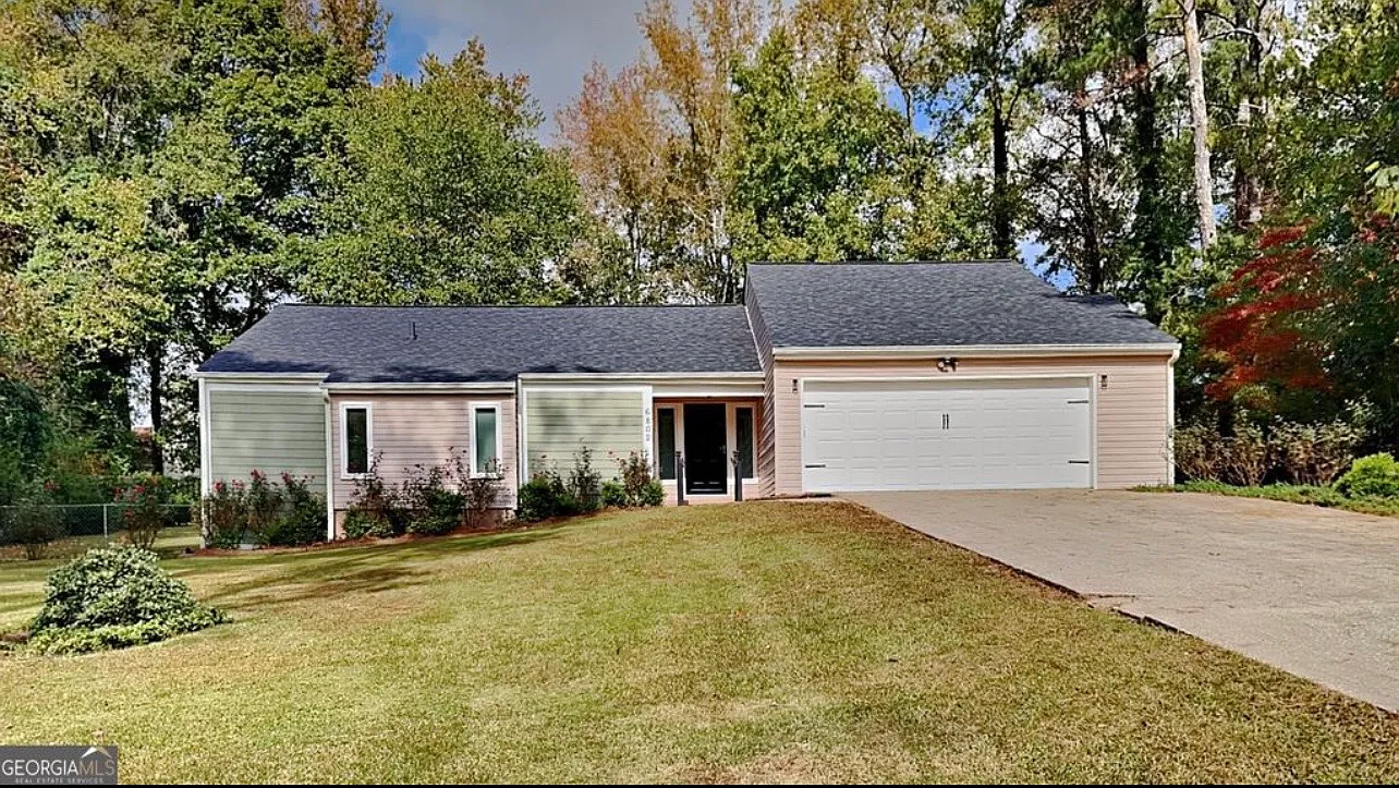 3 bed, 1475 sqft, $1,800 — Photo 1