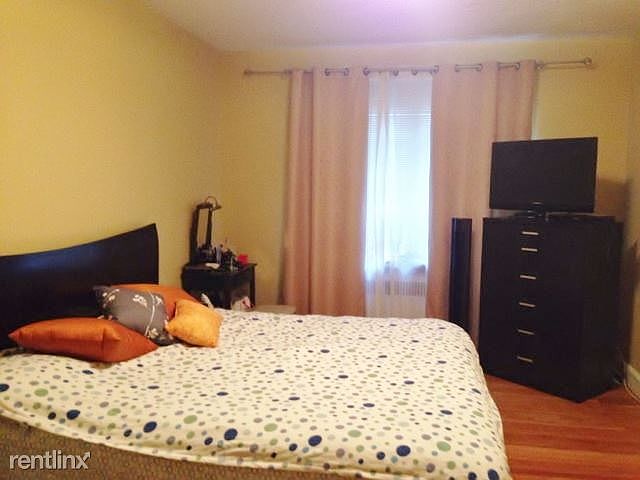 2nd image of 46 Tappan St
