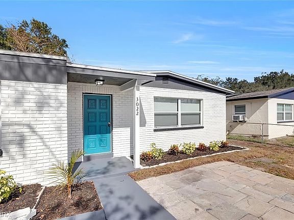 4th image of 3022 E Comanche Ave