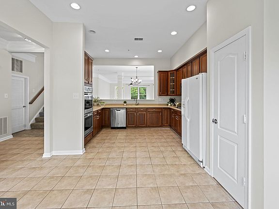 3rd image of 5605 N Marwood Blvd