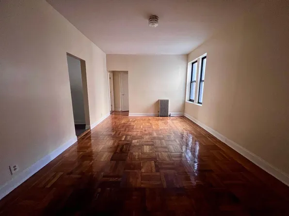 97 Ellwood Street image 1 of 6