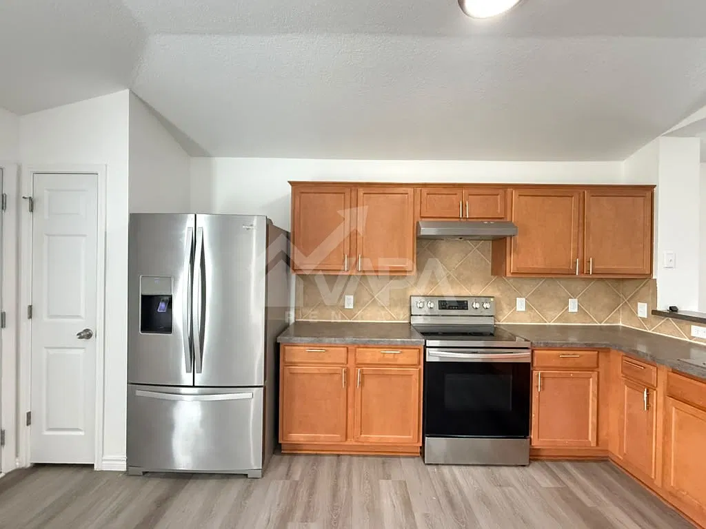 3 bed, 1770 sqft, $2,200 — Photo 4