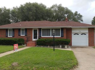 614 Grove Ave, Wood River, IL 62095