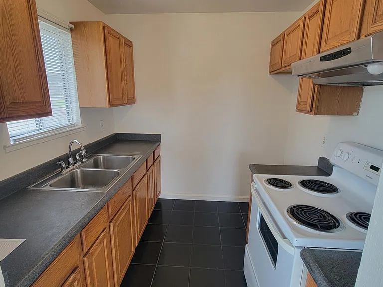 1244 Occidental Ave #4 — Photo 6