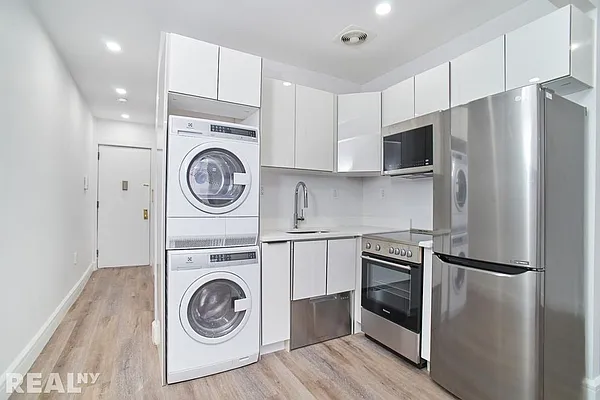 Rented by REAL New York | media 10