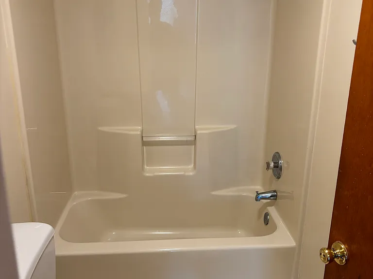 38 E Elm St #1B — Photo 6