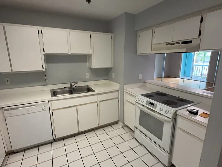 3002 W Cleveland St #D6 — Photo 6