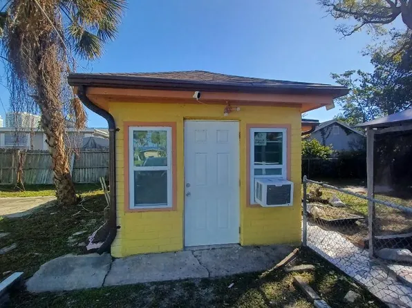 137 Highland Ave, Holly Hill, FL 32117