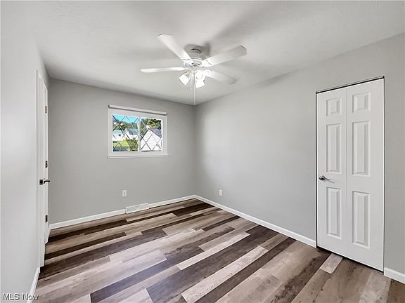 5th image of 340 Sylvia Dr