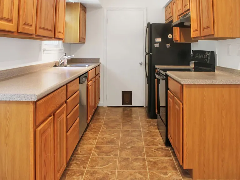 3032 Churchill Ct — Photo 5