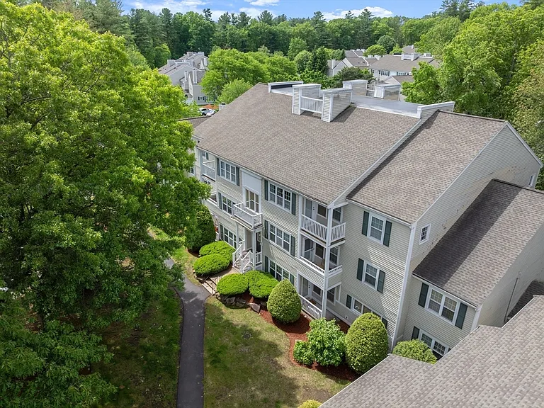 700 Brookside Dr #J — Photo 33