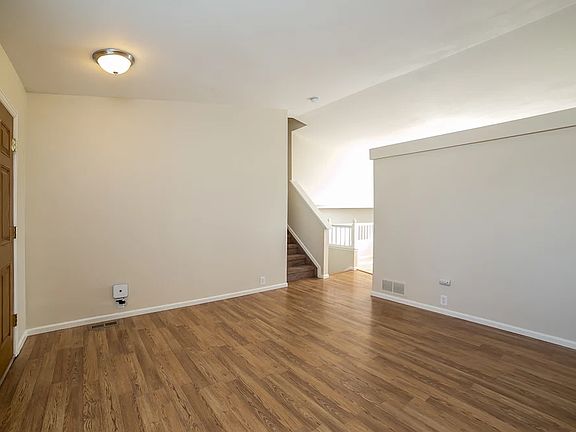3rd image of 6153 Miramont St