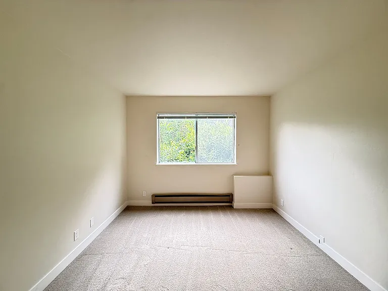 51 Essex St #11 — Photo 10
