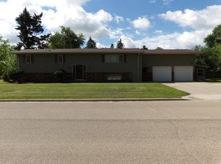540 6th St NE, Valley City, ND 58072