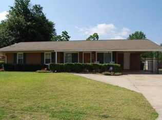 209 Ivelyn Dr, Warner Robins, GA 31088