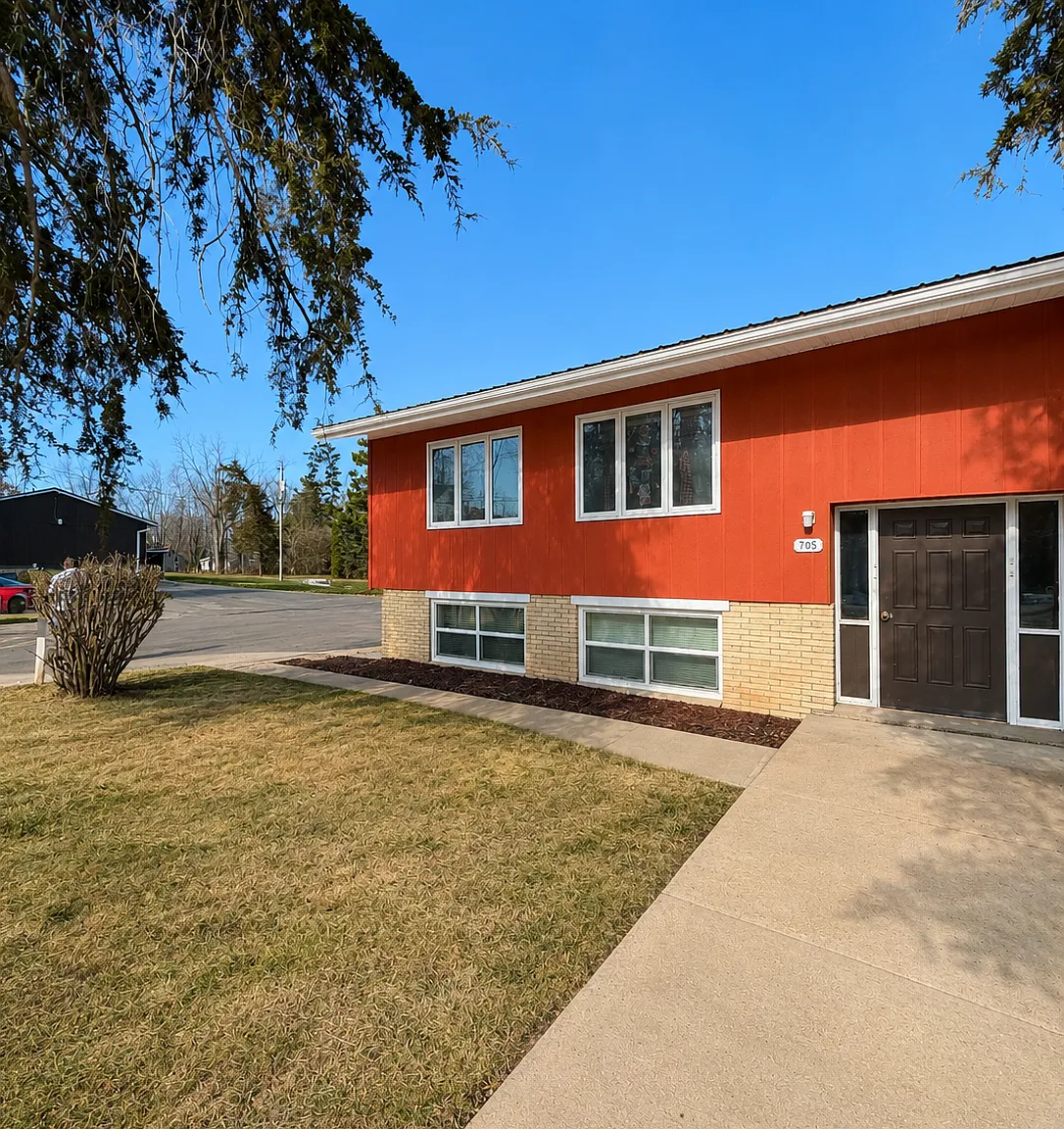 1 Bed / 1 Bath at Tremont Apartments — Photo 4